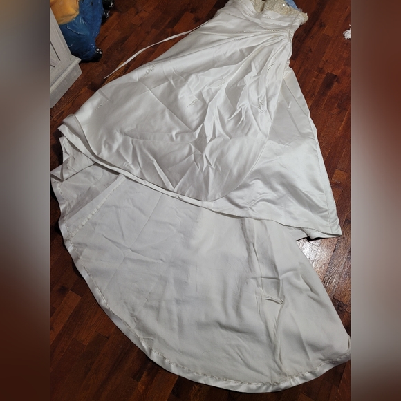 Alfred Angelo Disney Collection wedding dress - Picture 3 of 6